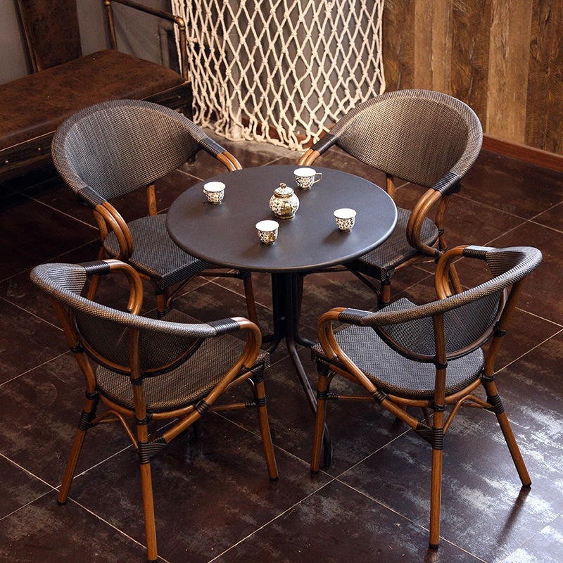 Outdoor Furniture Table And Chairs - طقم طاولة وكراسي خارجية حديثة مخصصة